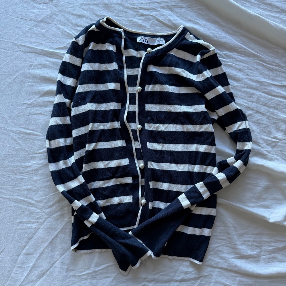 Zara Striped Navy and White Sweater